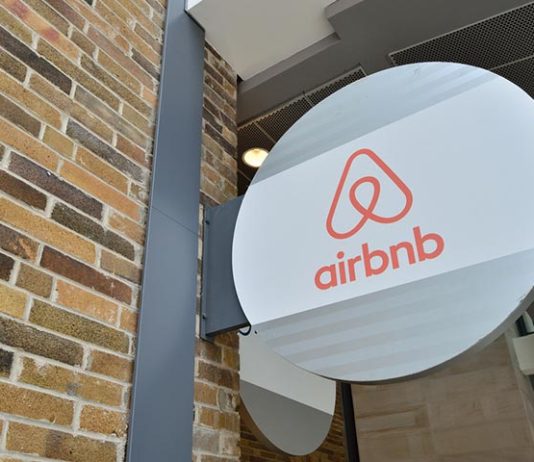 Volare con Airbnb, dagli alloggi agli aerei
