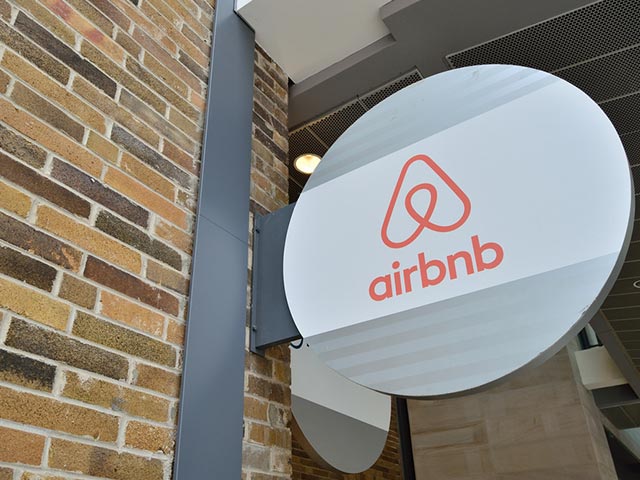 Volare con Airbnb, dagli alloggi agli aerei